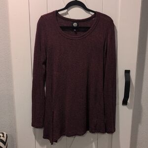 Bobeau Burgandy Relaxed Fit Long Sleeve Sweater Top with Slant Hemline Size L